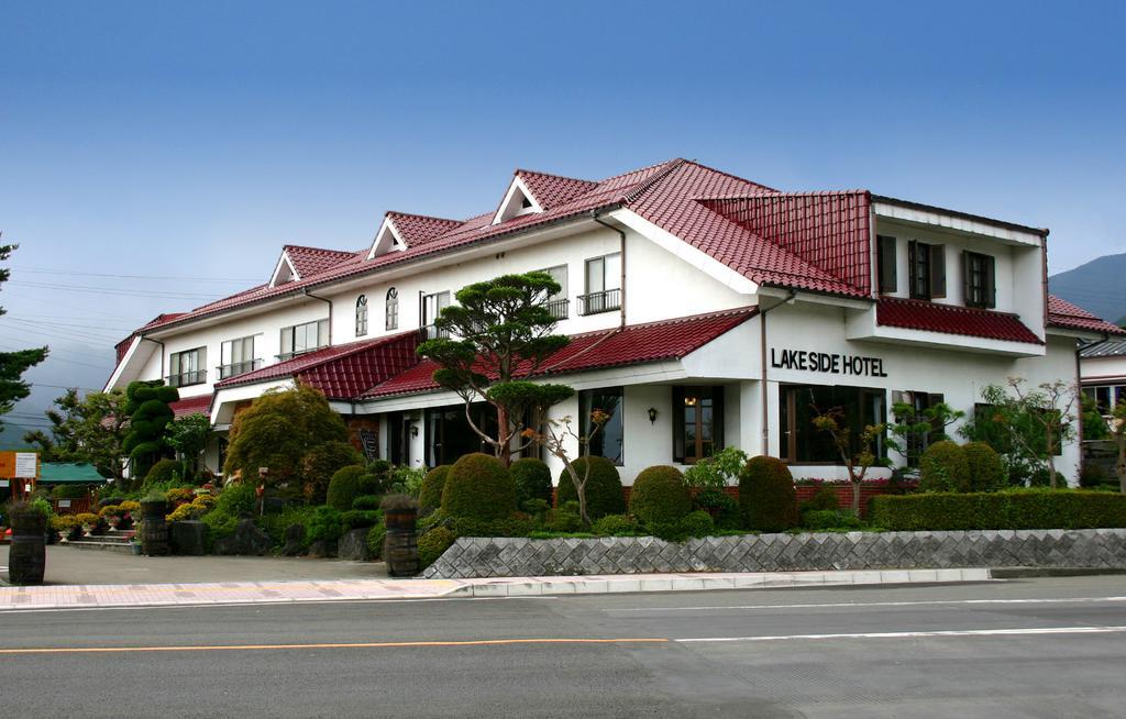 Kawaguchiko Lakeside Hotel Fujikawaguchiko Bagian luar foto